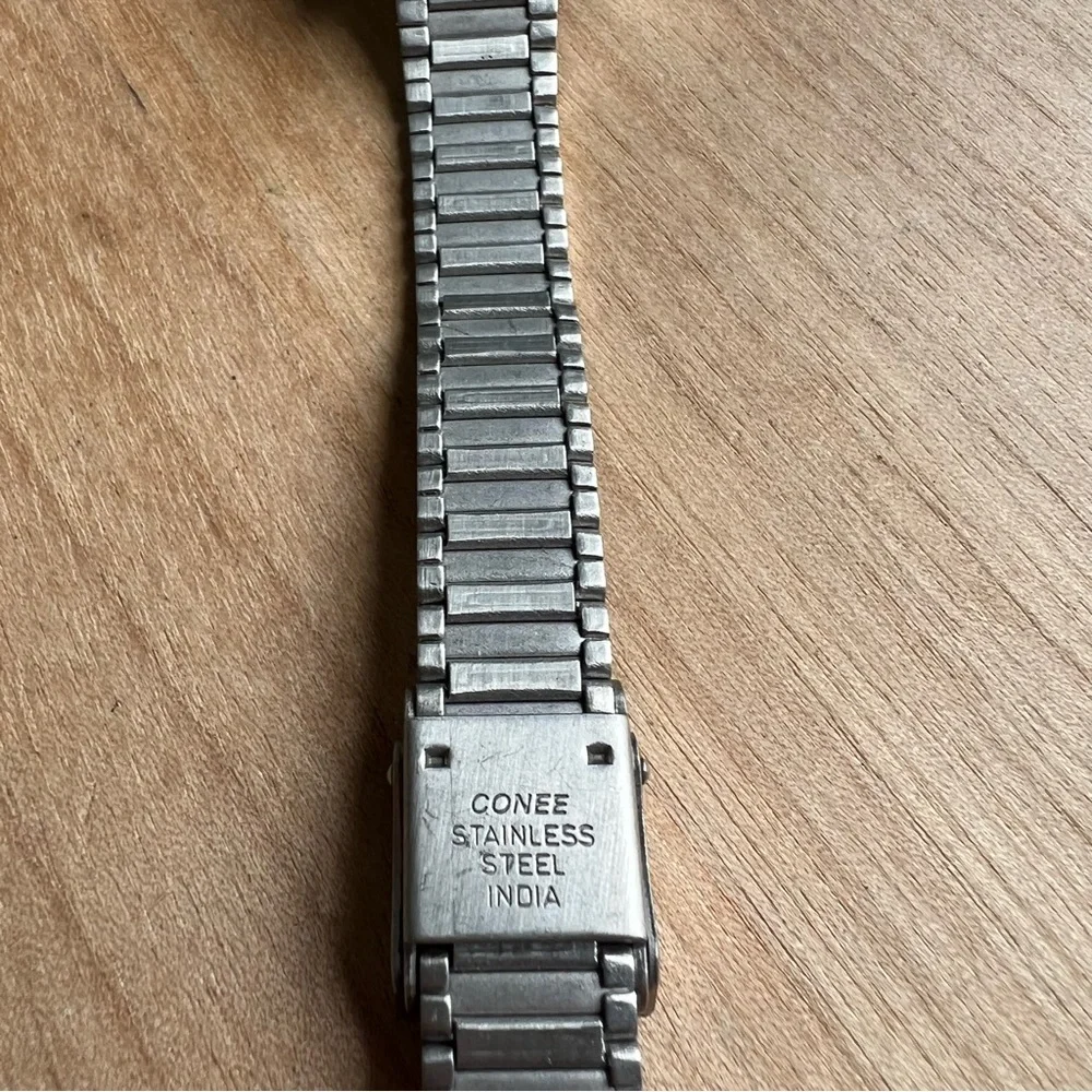 Vintage Timex ladies stainless steel watch water resistant NEW BATTERY